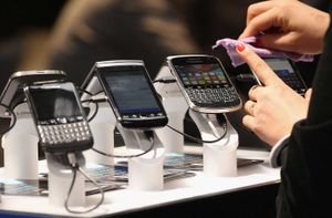 BlackBerry Stops Smartphone Manufacturing