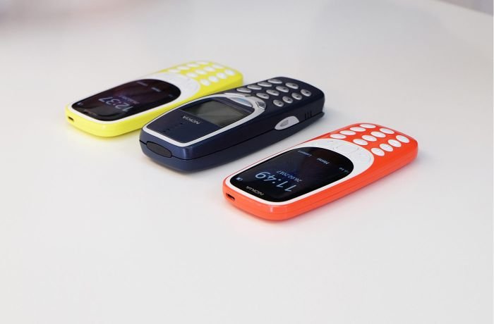 Comparison between the new and old Nokia 3310
