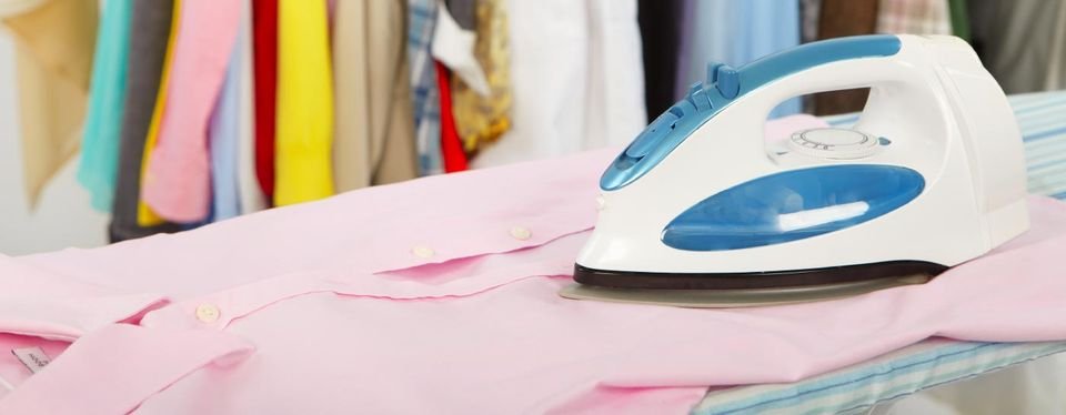 Steam Iron vs Dry Iron: How to Choose the Right Iron
