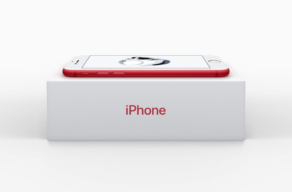 صورة علبة ايفون 7 باللون الأحمر