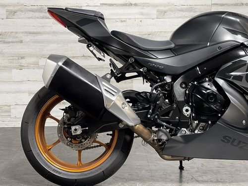 2021 Suzuki gsx r1000cc available