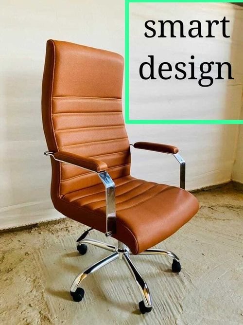 كرسي مدير مبطن جلد مستورد هيدرولك للتحكم فى ارتفاع الكرسي 