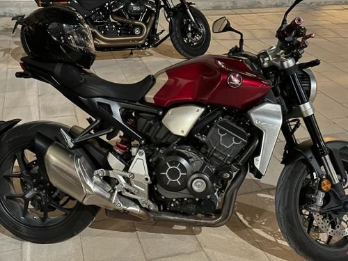 CB1000R 2019 - mint condition - 11 k KM ONLY