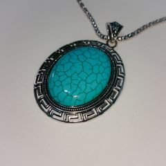 Oval pendant necklace - circle shape - Turquoise color