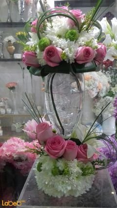 مزهرية وفازة زجاجية ورد طبيعي - فازة شفافة - ألوان ابيض وزهري