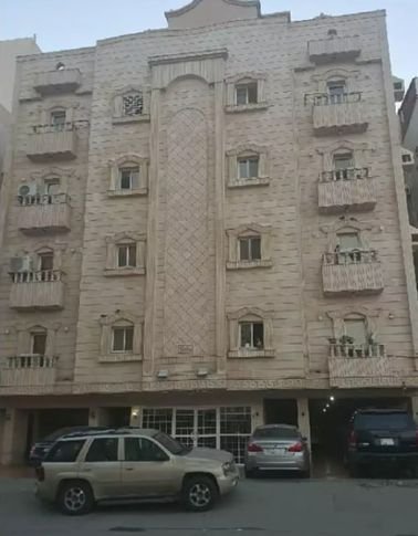 Building in Jeddah, Al-Naseem District, 7 floors, 600 sq.m.