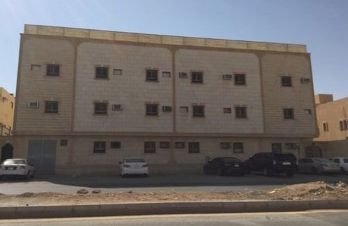 Rented building for sale in Al-Marwa district, 3 and a half floors, 900 m²