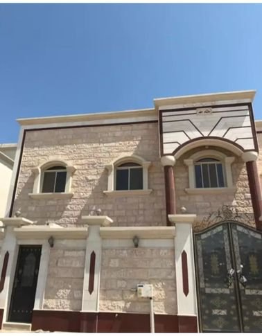Villa and 3 apartments for sale in Al-Jisr Al-Thunayya District, 600 m²