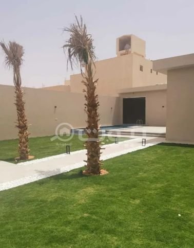 Chalets for sale in Al-Arid, north of Riyadh, 3 chalets, land area 924 square meters