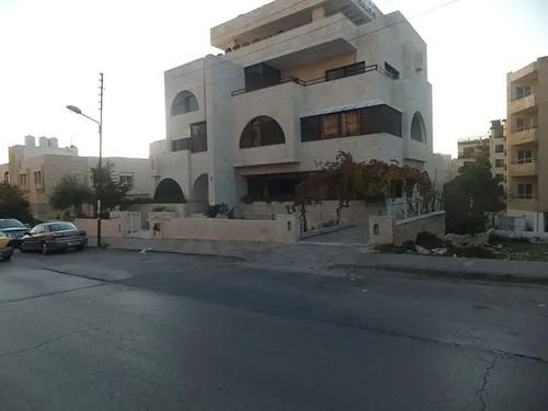 عمارة للإيجار، 1500 متر مربع، الصويفية، عمان