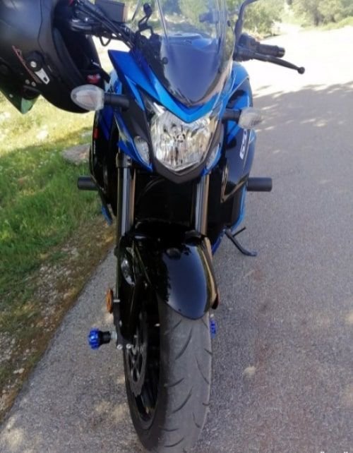 دراجة نارية سوزوكي GSX-S750 ABS مستعملة للبيع، موديل 2019،  4 اسطوانات، أزرق أسود
