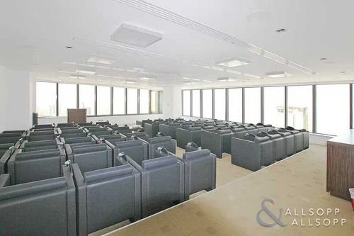 مكتب للبيع في برج كنترول، 2575 متر مربع، طابقين كاملين، موتور سيتي، دبي
