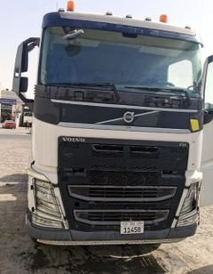 Volvo FH 440 6X4 2015 Truck Head Used for Sale, White