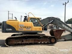Used Volvo Excavator for Sale, 2013 Model, Black and Yellow
