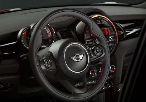 سيارة ميني جون كوبر 2020 جديدة، 3 أبواب، 4 اسطوانات، أحمر