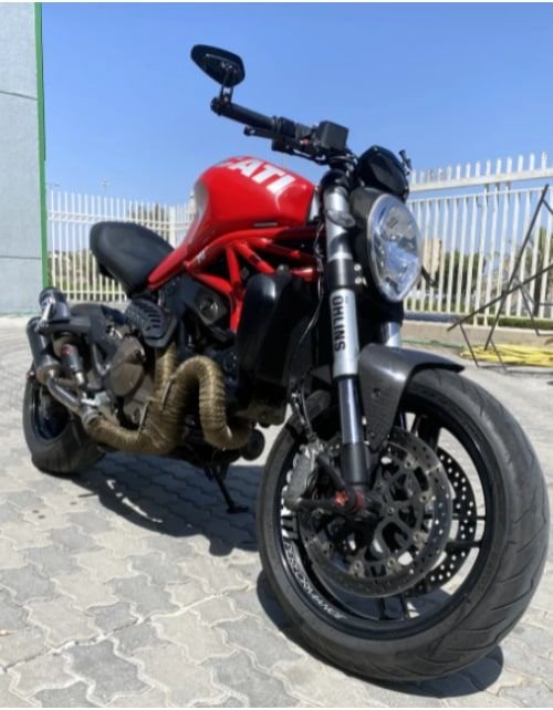 دراجة نارية دوكاتي مونستر 821 2015، أحمر أسود