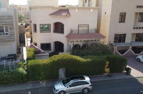 Villa For Sale in Shuhada, Hawally, 399 SQM, 2 Floors, 7 Rooms