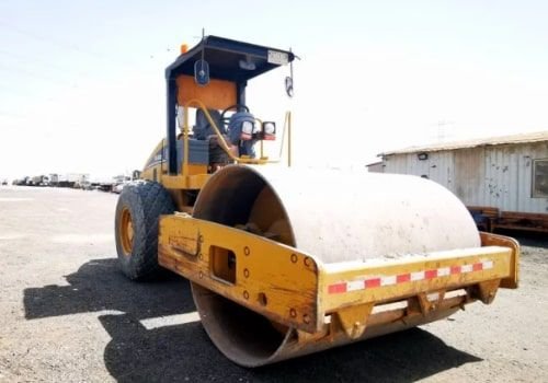 Used 2006 Caterpillar Vibratory Roller for sale, 4 cylinder engine, 130 hp
