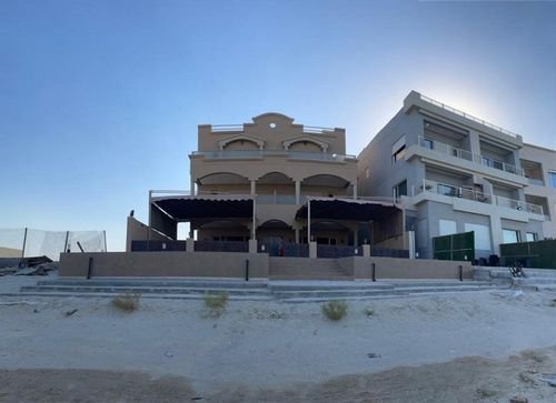 شاليه للبيع في الأحمدي، صباح الأحمد البحرية، 1241 متر مربع، 3 طوابق