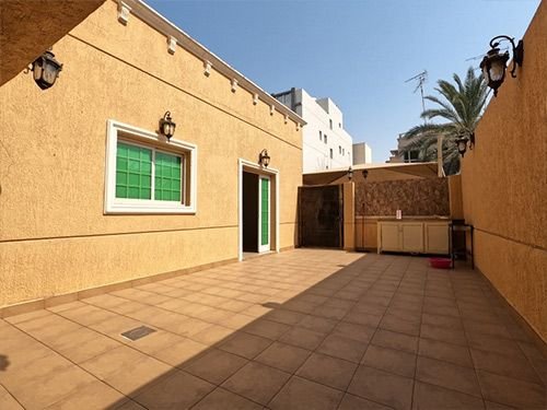 بيت للإيجار في الدسمة، الكويت، 3 طوابق، غير مفروش